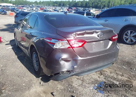 2020 Toyota Camry L z USA, uszkodzony, nr VIN 4T1A11AK3LU952989
